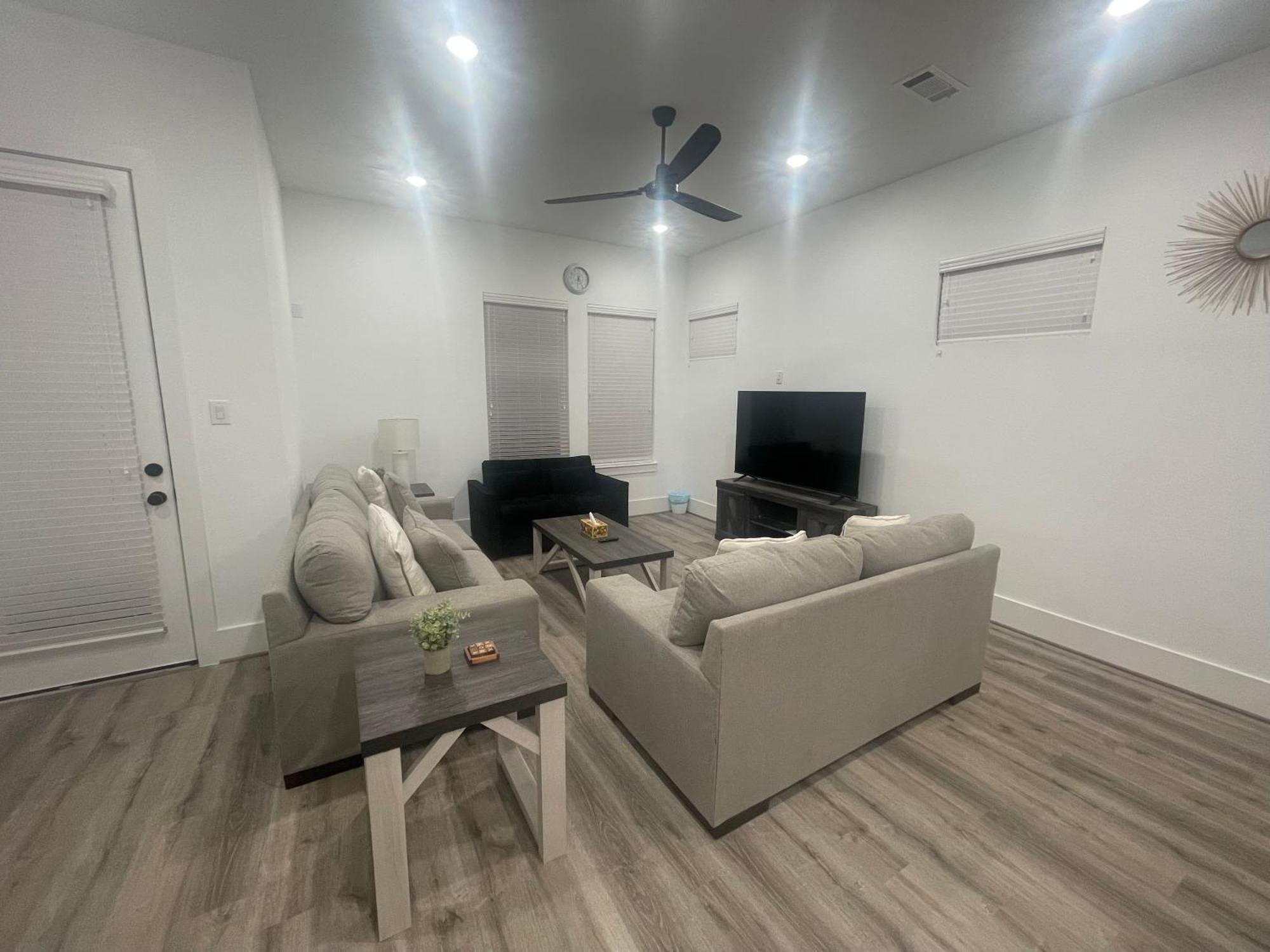 Comfortable 3 Bedroom - Heart Of Texas Medical Center ฮูสตัน ภายนอก รูปภาพ