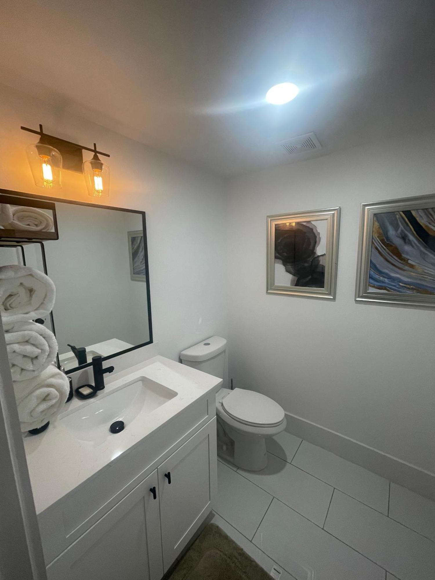 Comfortable 3 Bedroom - Heart Of Texas Medical Center ฮูสตัน ภายนอก รูปภาพ