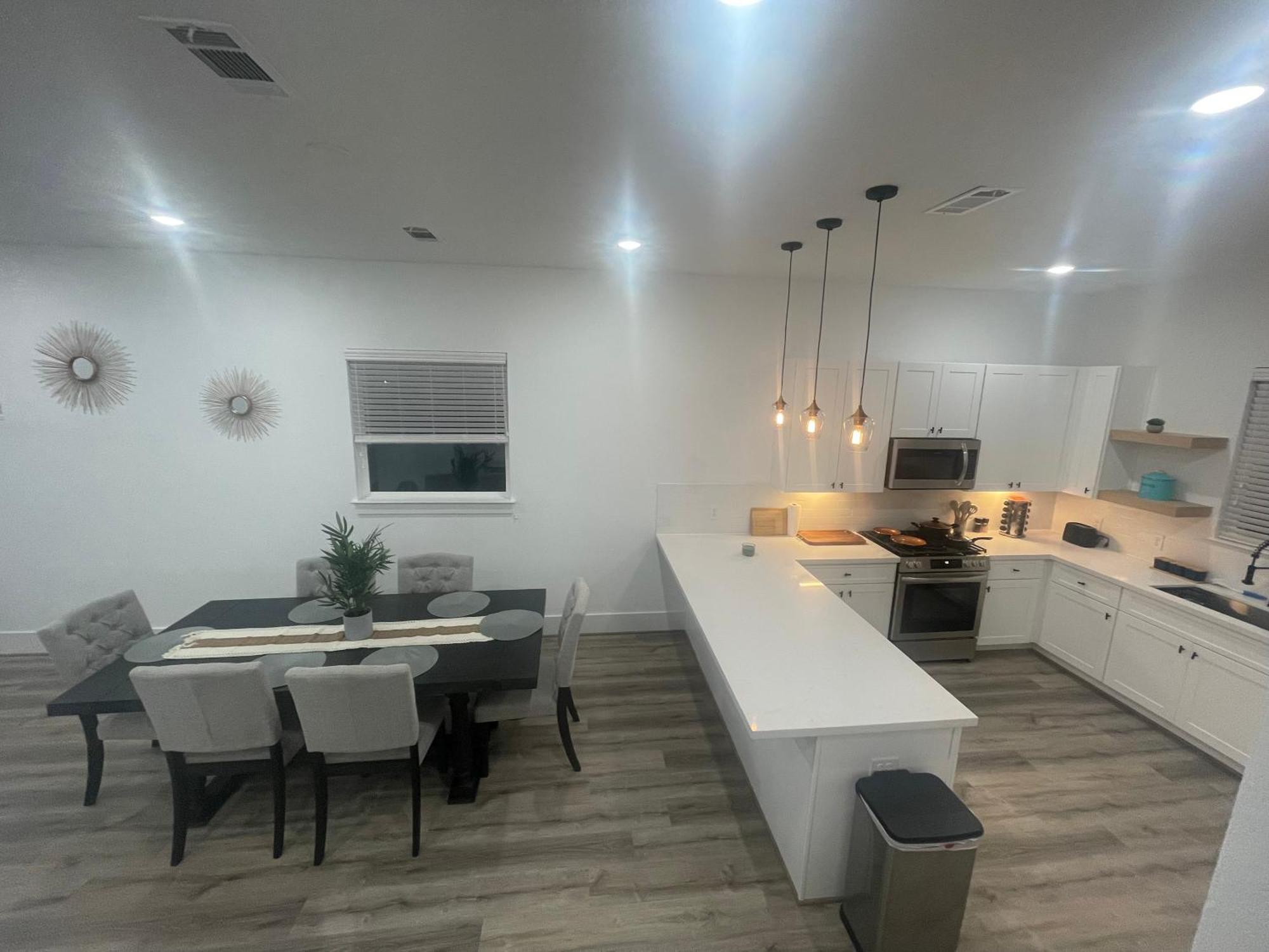 Comfortable 3 Bedroom - Heart Of Texas Medical Center ฮูสตัน ภายนอก รูปภาพ