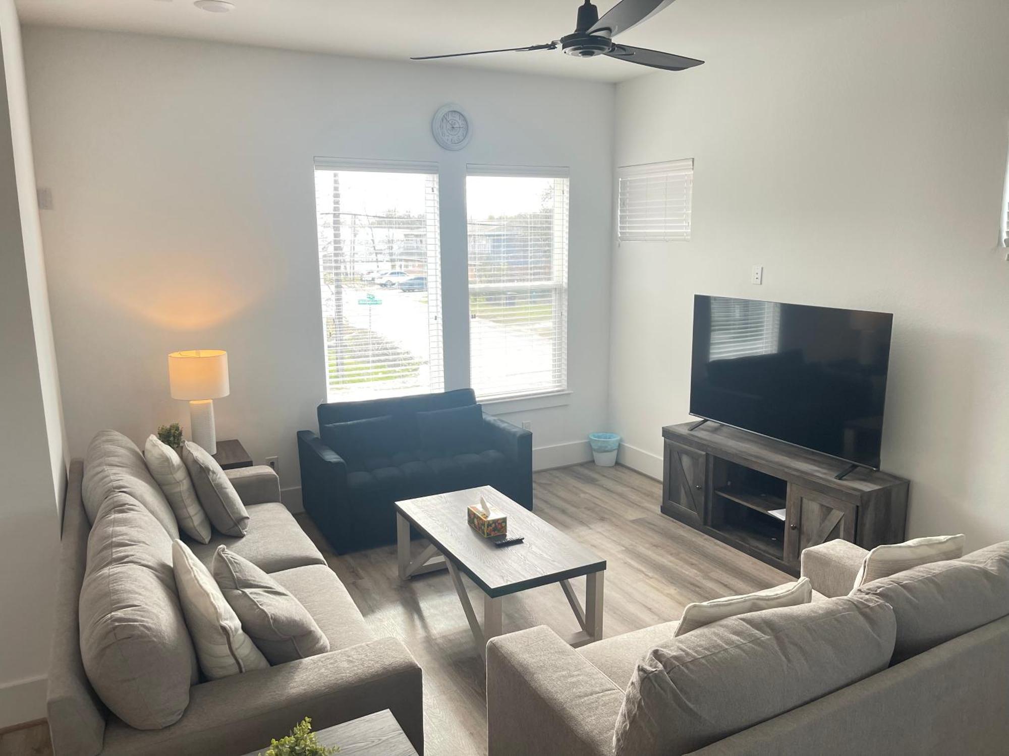 Comfortable 3 Bedroom - Heart Of Texas Medical Center ฮูสตัน ภายนอก รูปภาพ